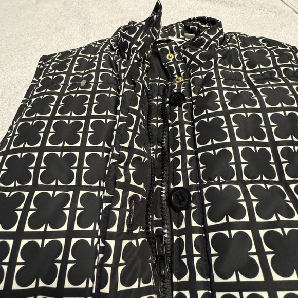 Women’s LIZ CLAIBORNE Black & White Fall/Winter Puffer Vest Size Medium Classic - Picture 11 of 11